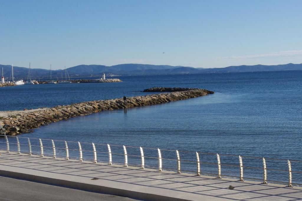 Les Stoechades Aparthotel Hyères Екстериор снимка